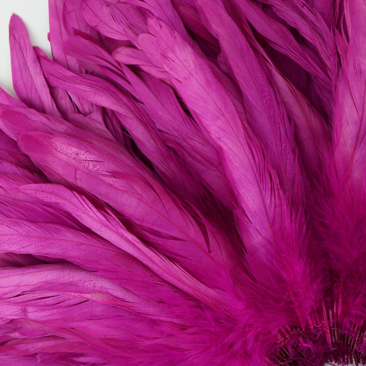 ROOSTER COQUE TAILS FEATHERS BLEACH DYED 7-10” - 1/2 Yard (18’’) Very Berry - Feathers