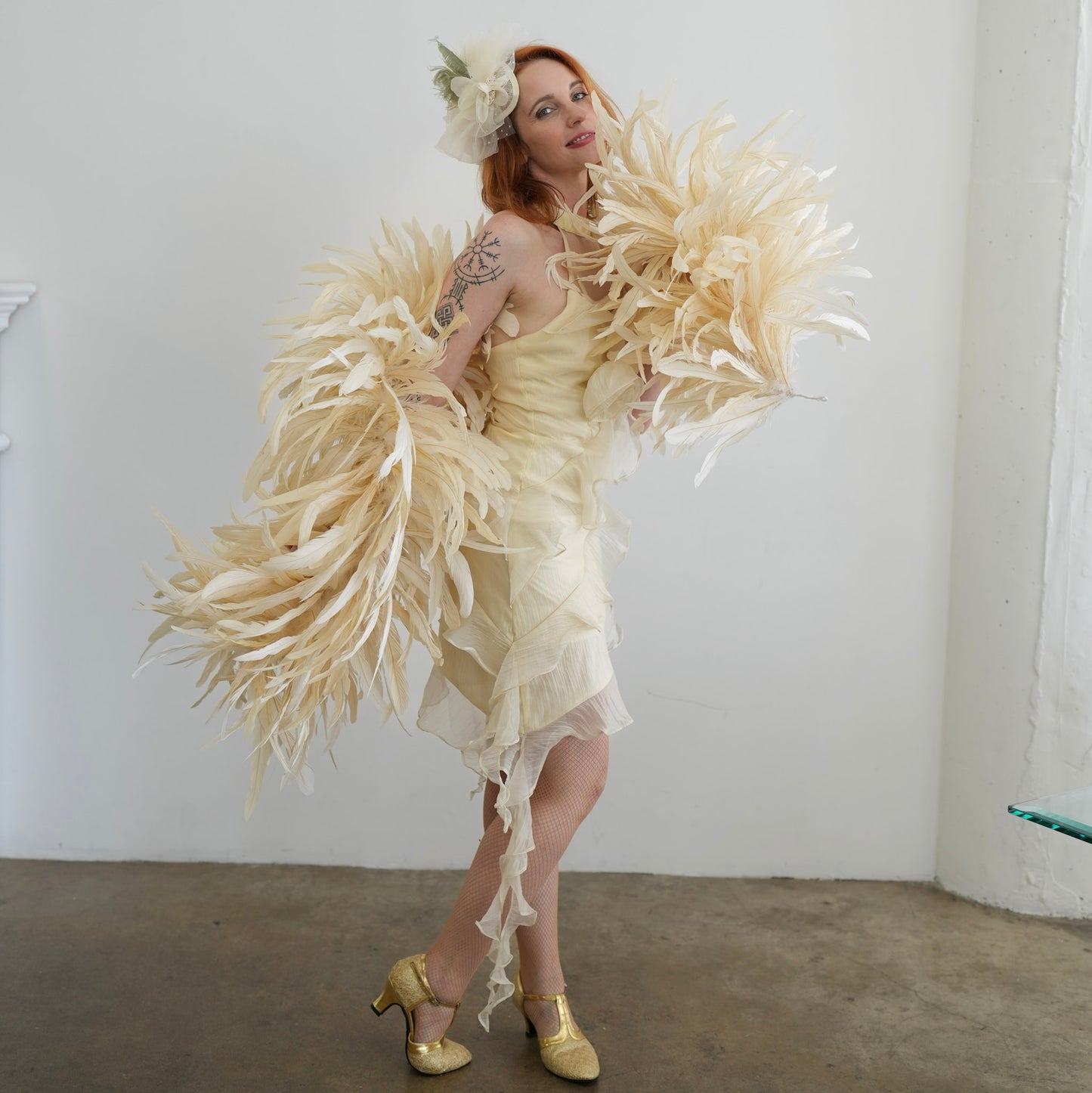 Deluxe Rooster Coque Feather Boa - Beige