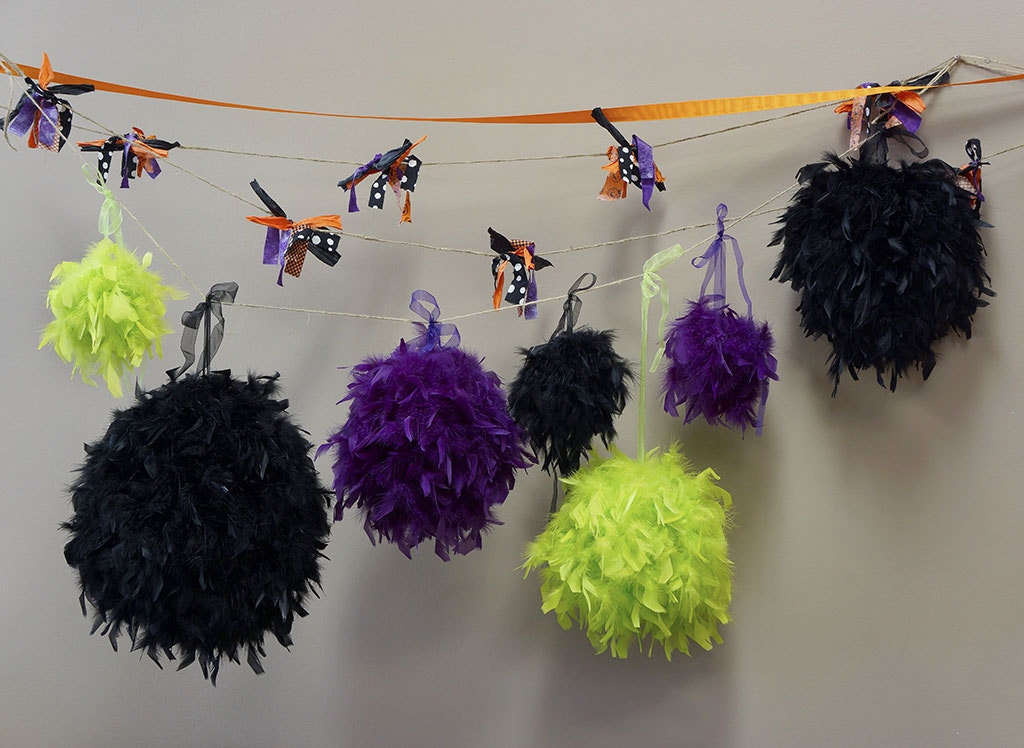 Chandelle Feather Pom Poms - Black - 12’’ - Feathers