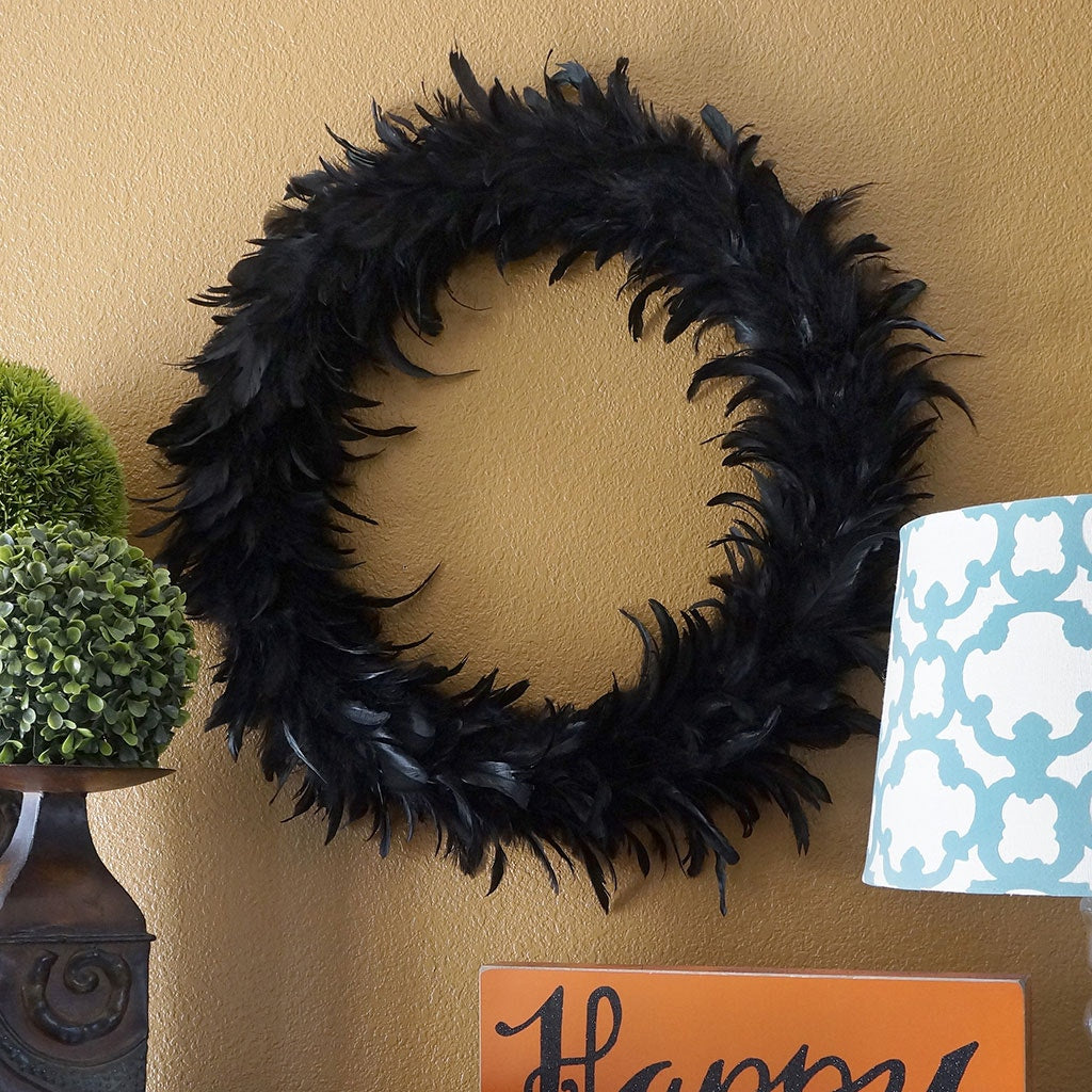 Schlappen Feather Wreath Black - Feathers